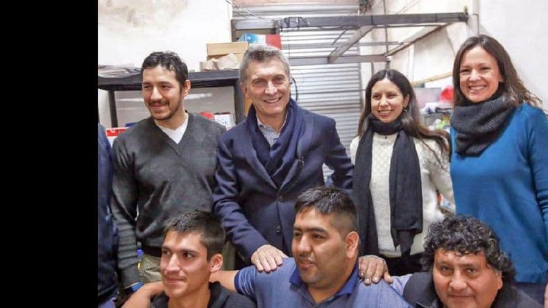 En campaña, Macri visitó La Matanza y se reunió con miembros de una cooperativa