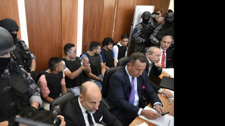 Los Monos “pagan entre 2.500 y 4.000 pesos” para balear edificios rosarinos