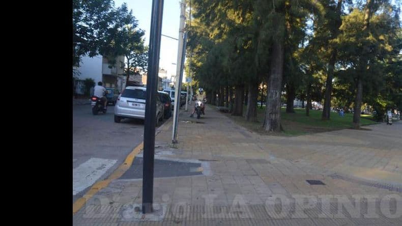 Aprobaron un proyecto para estacionamiento a 45º en la Plaza 25 de Mayo