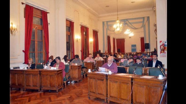 Aprobaron un pedido de audiencia para el presidente de la Autoridad del Agua