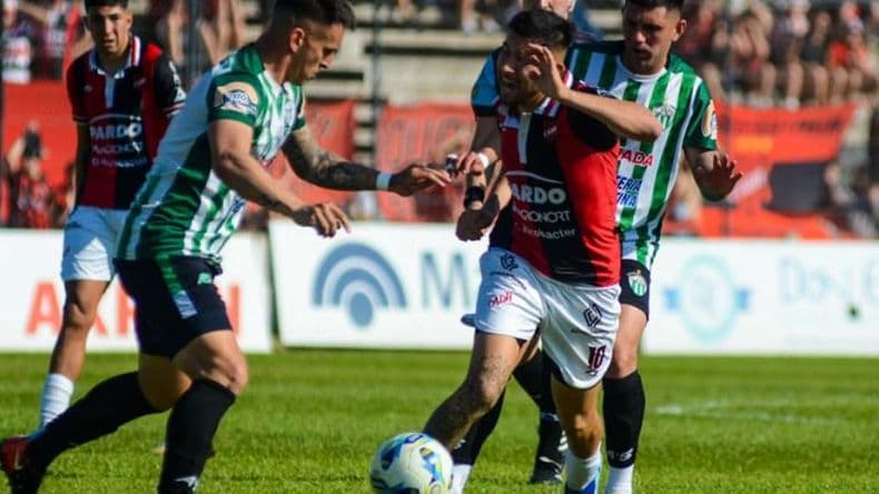 Douglas empató en Rawson y quedó eliminado de la Reválida