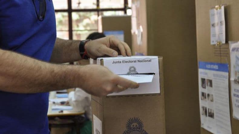 Entrega de las urnas y servicio de colectivos para las elecciones
