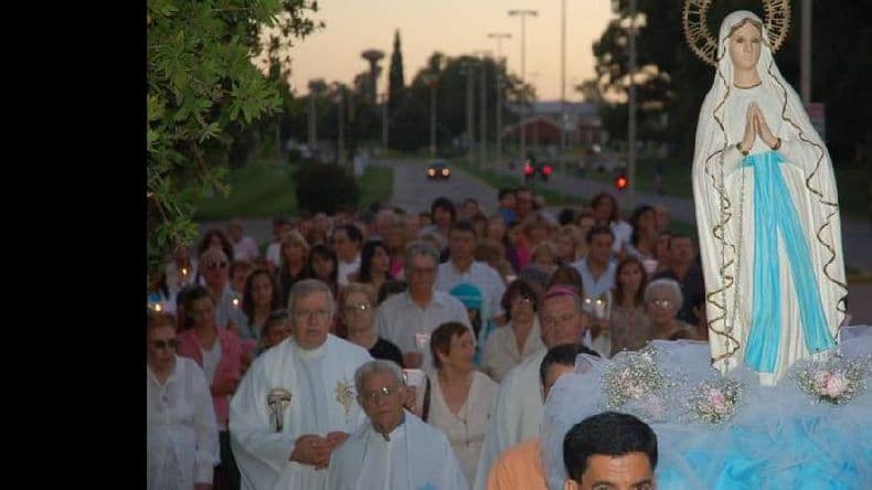 Continúa la novena en honor a la Virgen de Lourdes