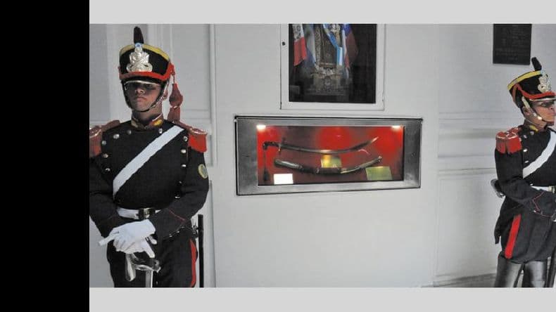 Será restituido el Sable Corvo del General San Martín al Museo Histórico Nacional