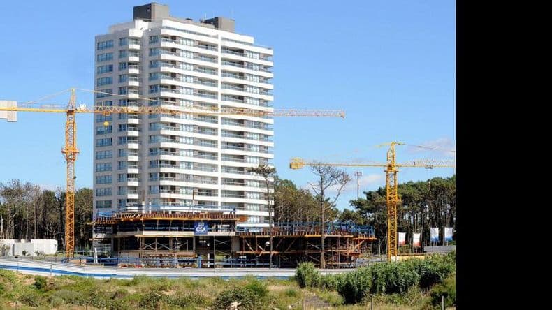 Advierten que “el freno a la obra pública profundiza la crisis en la construcción”