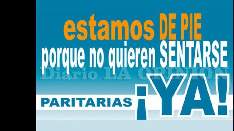 Sadop: “Estamos de pie, porque no quieren sentarse”