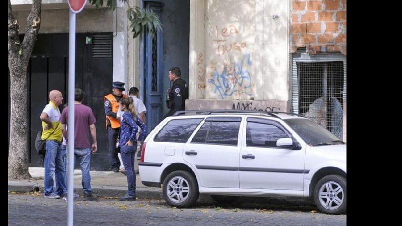 Dos chicos murieron al incendiarse un taller clandestino en Flores
