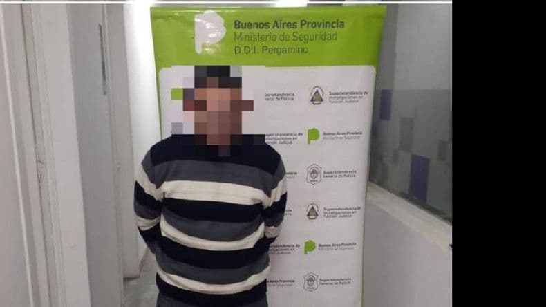Detuvieron a un hombre que hacía exhibiciones obscenas en la puerta de las escuelas