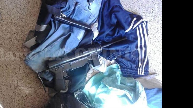 Detuvieron a un sujeto que viajaba armado con una ametralladora en un colectivo