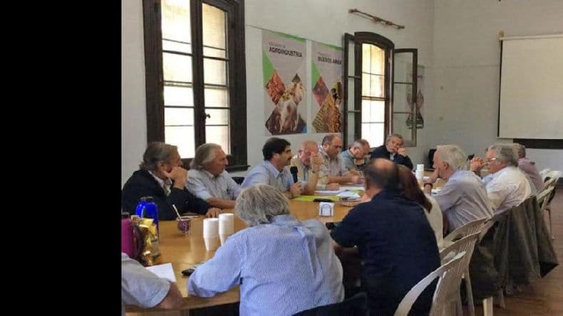 Balance y perspectivas, ejes de la reunión de la Mesa Lechera