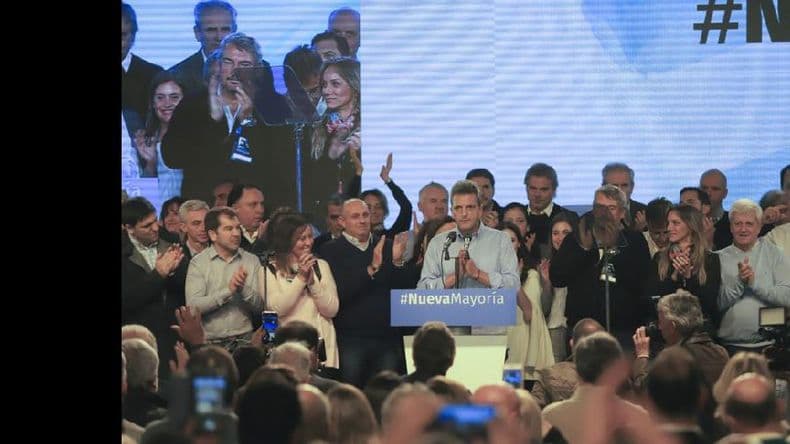 Massa ratificó su candidatura presidencial y abrió la negociación con el PJ