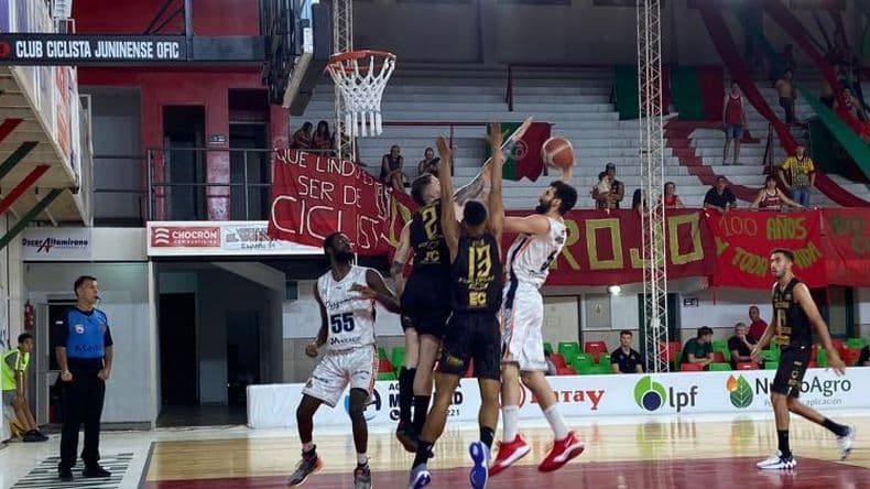 Pergamino Básquet cerró el año con una derrota ante Ciclista de Junín