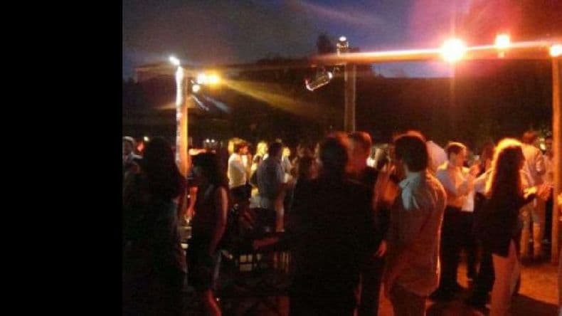 Capitán Sarmiento liberó fiestas y boliches
