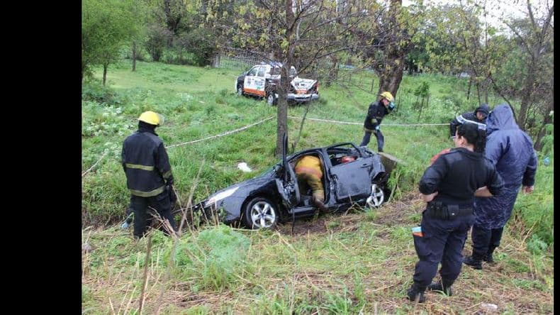 Rutas trágicas: falleció una pergaminense al chocar un auto contra una alcantarilla