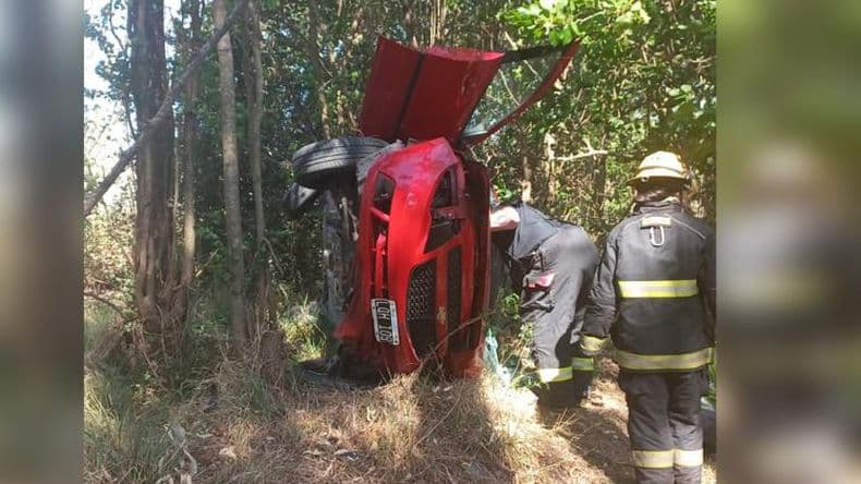 Dos mujeres y una bebé volcaron en la ruta Nº 8 y se salvaron de milagro