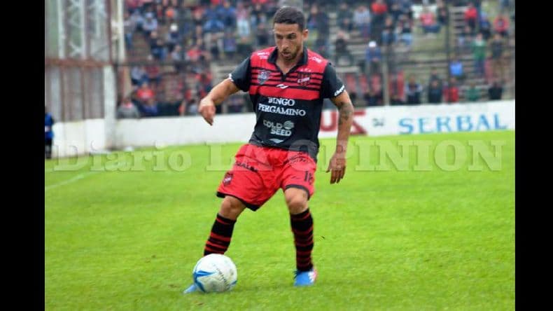Arias tiene el equipo titular de Douglas en mente para recibir al líder