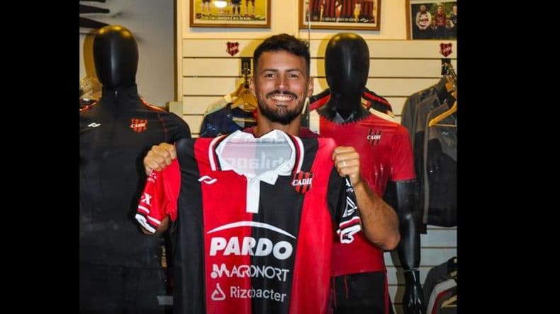 Hay Rodrigo para rato: Caballuci renovó con Douglas Haig