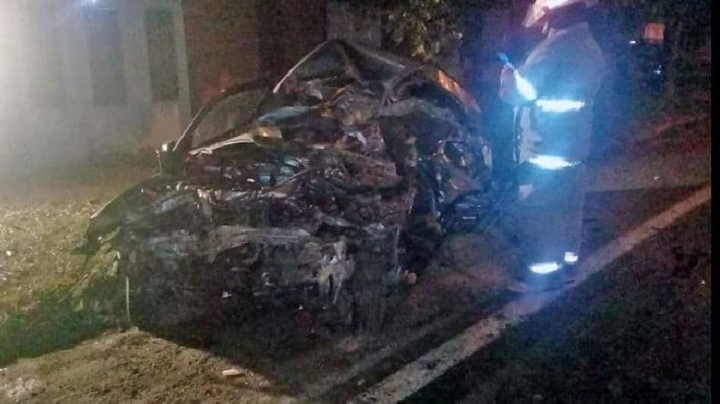 Acevedo: un joven murió al chocar su auto contra un camión