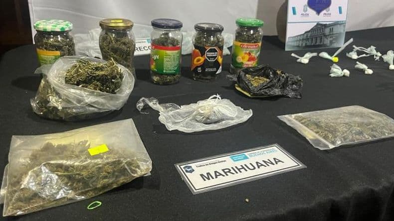 Secuestraron varias dosis de cocaína y marihuana en un allanamiento en la ciudad de Colón