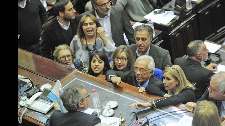 Cambiemos logró frenar la ofensiva opositora contra el aumento de tarifas