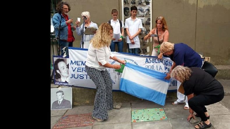 Sin olvido: colocaron una Baldosa por la Memoria de José Luis Bianconi