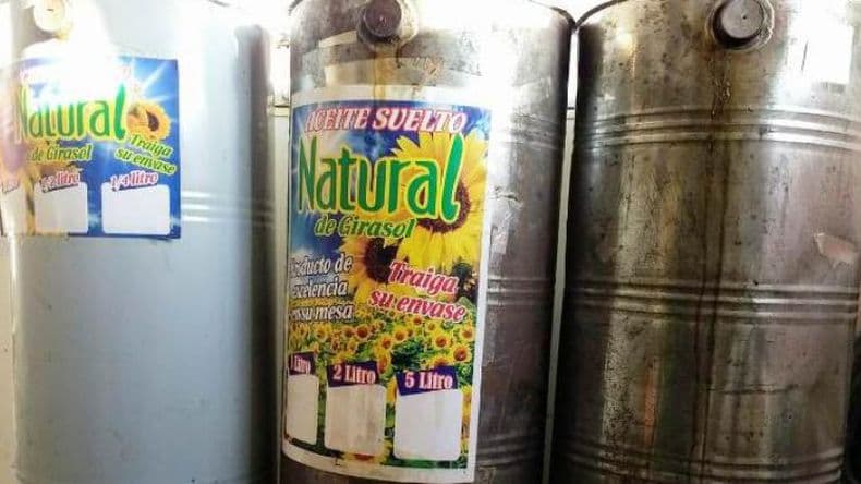 Advierten que no está permitida y será multada la venta de aceite comestible suelto