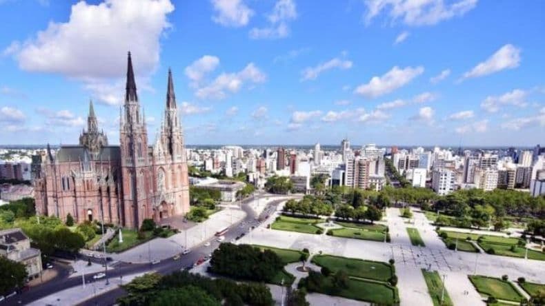 La Iglesia confirmó que el Estado dejó de pagar los sueldos de los obispos