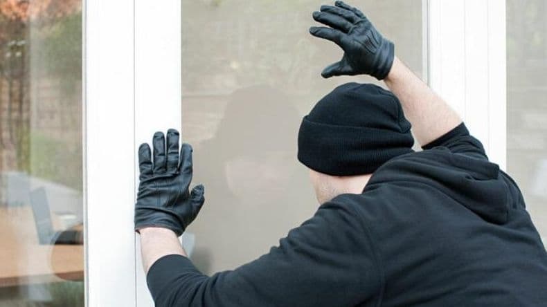 Los sospechosos de siempre: entraron a robar en una casa y desconfían de dos personas
