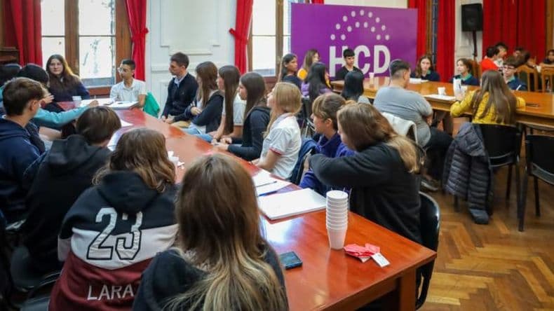 Parlamento Estudiantil: Los chicos debatieron sobre diversos temas