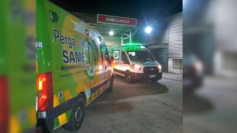 Ataque cardíaco: una ambulancia custodiada por móviles de Patrulla Urbana montaron un cordón sanitario