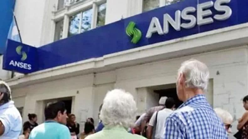 Jubilados: aumento de 17% y un bono refuerzo de $15 mil por tres meses