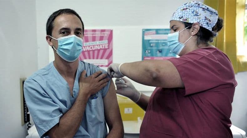 Ante el aumento de casos: ¿quiénes deben volver a vacunarse contra el Covid-19?