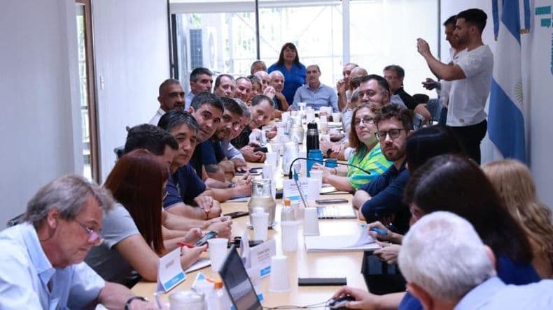 Paritarias bonaerenses: gremios esperan por una nueva convocatoria de Kicillof