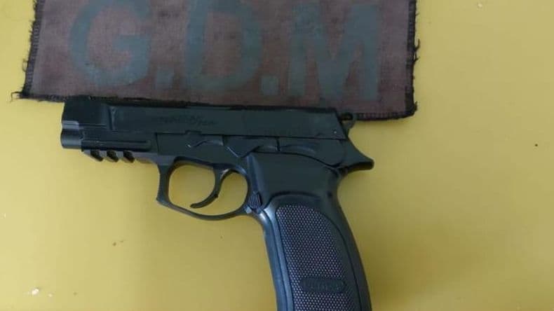 Un menor de 13 años quedó demorado tras intimidar a una comerciante con un arma de juguete