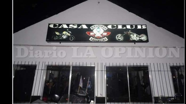Cerca de 500 personas en la apertura de la sede de Halcones