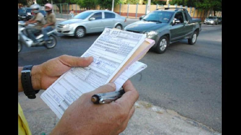 Volvieron a aumentar las multas: pasar un semáforo en rojo llega a 62 mil pesos