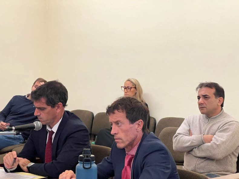 En un juicio, un defensor pretendió coartar la libertad de prensa