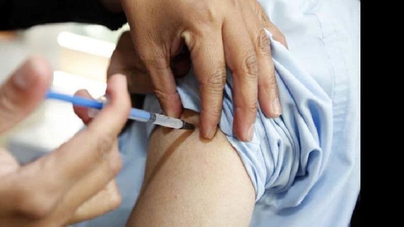 Tras el faltante, la Provincia comenzó a repartir las vacunas contra la meningitis