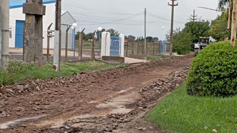 Empezaron las obras para repavimentar calle Miguel Cané