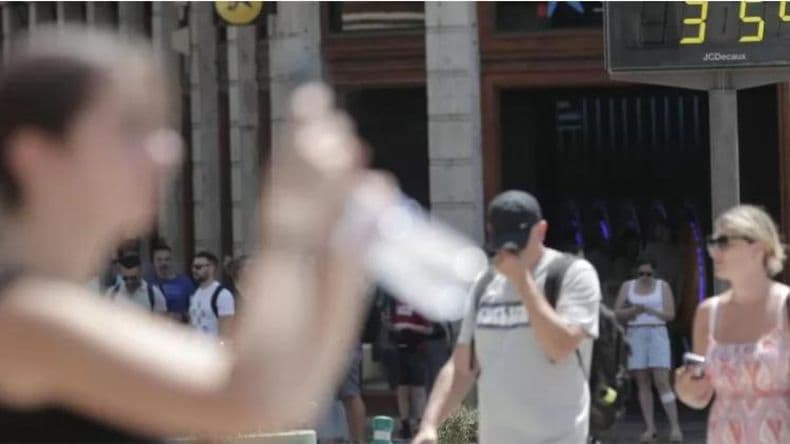 La temperatura ronda los 35 grados y se pronostica tormenta para la noche