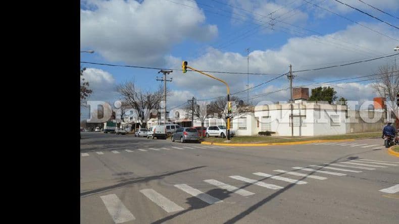 Transitar con cuidado: nuevo semáforo en Siria y avenida Paraguay