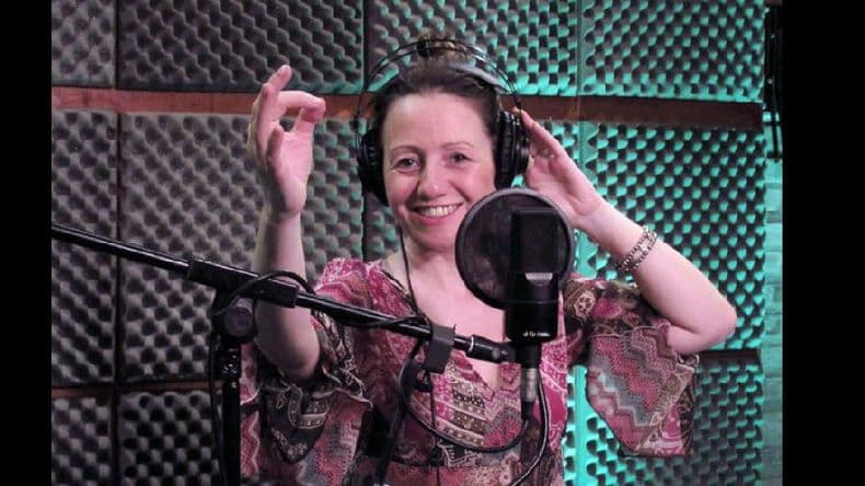 Cora Tulliani estrena dos videos con temas de su repertorio