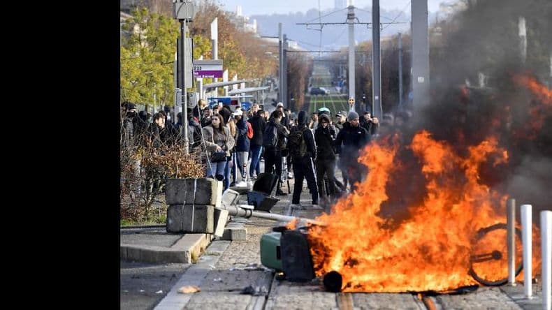 Macron hizo un llamado a la “calma” mientras las protestas se extienden en toda Francia