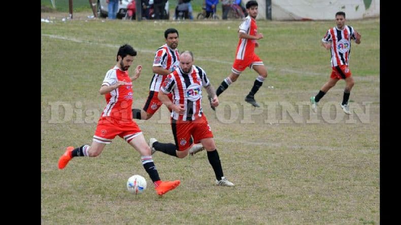 Disputada batalla por la permanencia en la máxima división del fútbol local