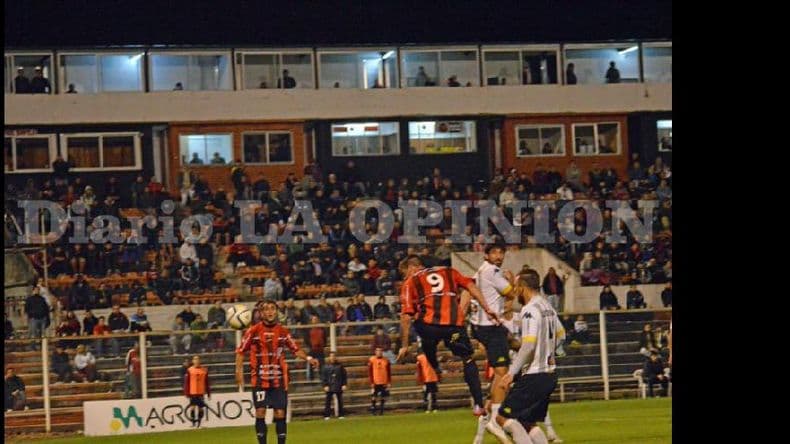 Douglas dejó una buena imagen ante Santamarina pero sólo pudo empatar