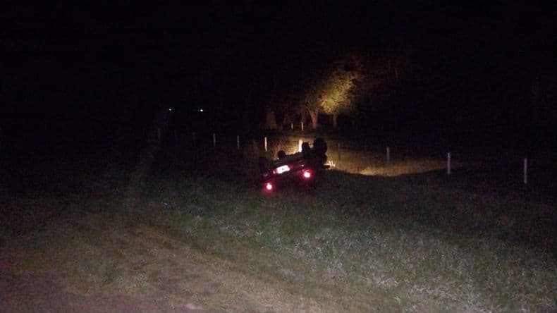 Vuelco en ruta 188 frente a Arbeleche: un automovilista sufrió golpes leves al despistar a la madrugada
