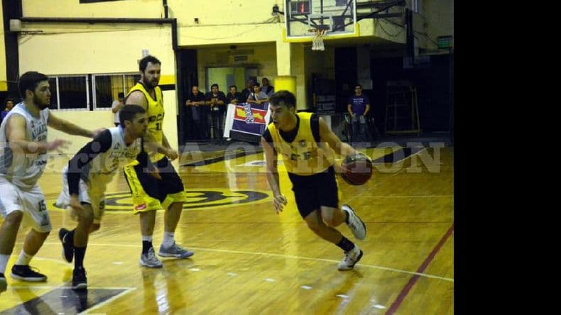 Ganó Comunicaciones y es más puntero que nunca del Apertura