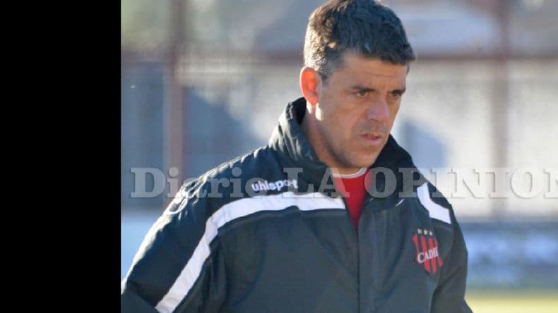 De la Riva: “Soy del grupo de técnicos que son obsesivos con la parte táctica”