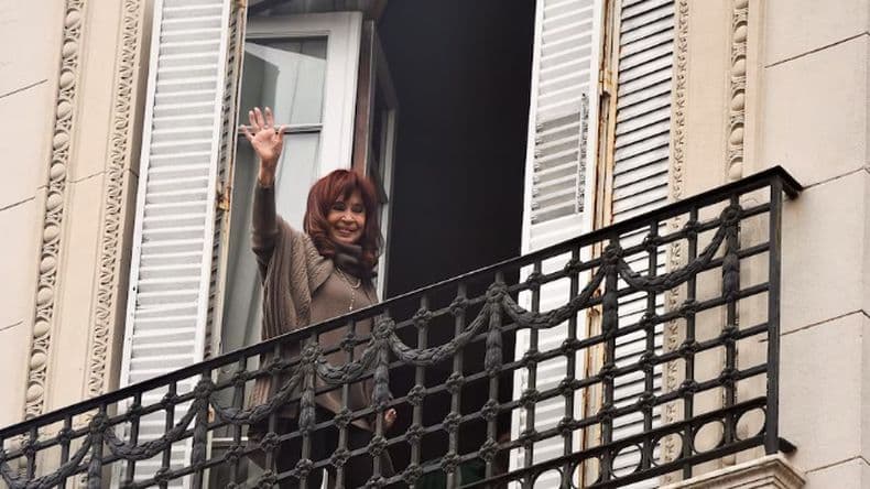 Prisión domiciliaria para Cristina Fernández de Kirchner, con tobillera electrónica y visitas limitadas