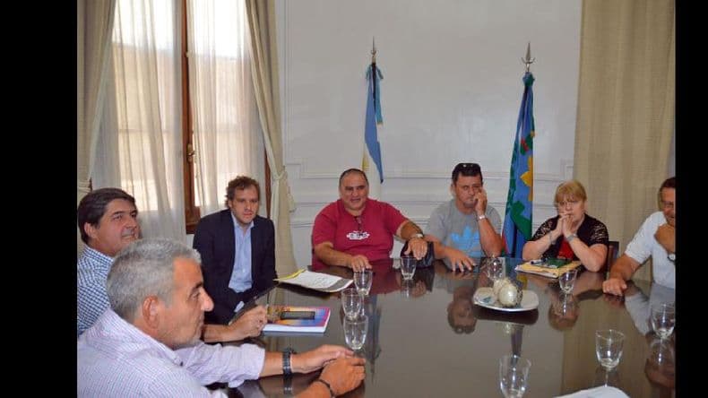Municipales acordaron una suba del 27 por ciento y el pase a planta de 131 contratados